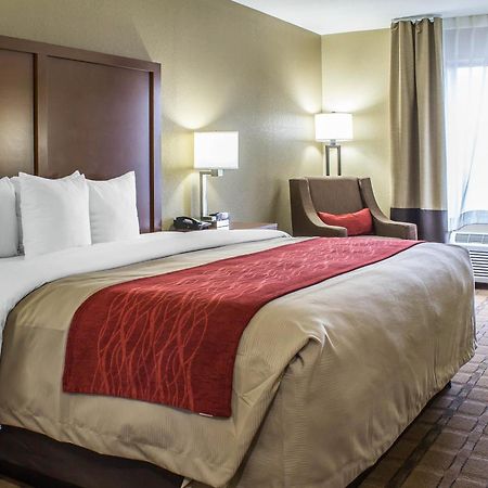 Comfort Inn & Suites Cedar Rapids North - Collins Road Zewnętrze zdjęcie