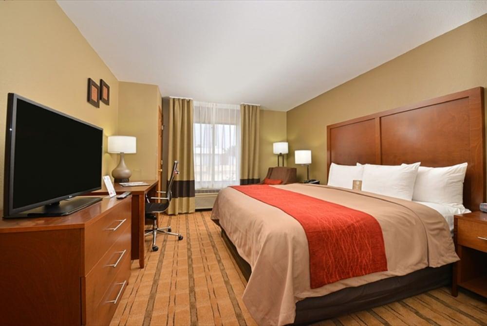 Comfort Inn & Suites Cedar Rapids North - Collins Road Zewnętrze zdjęcie