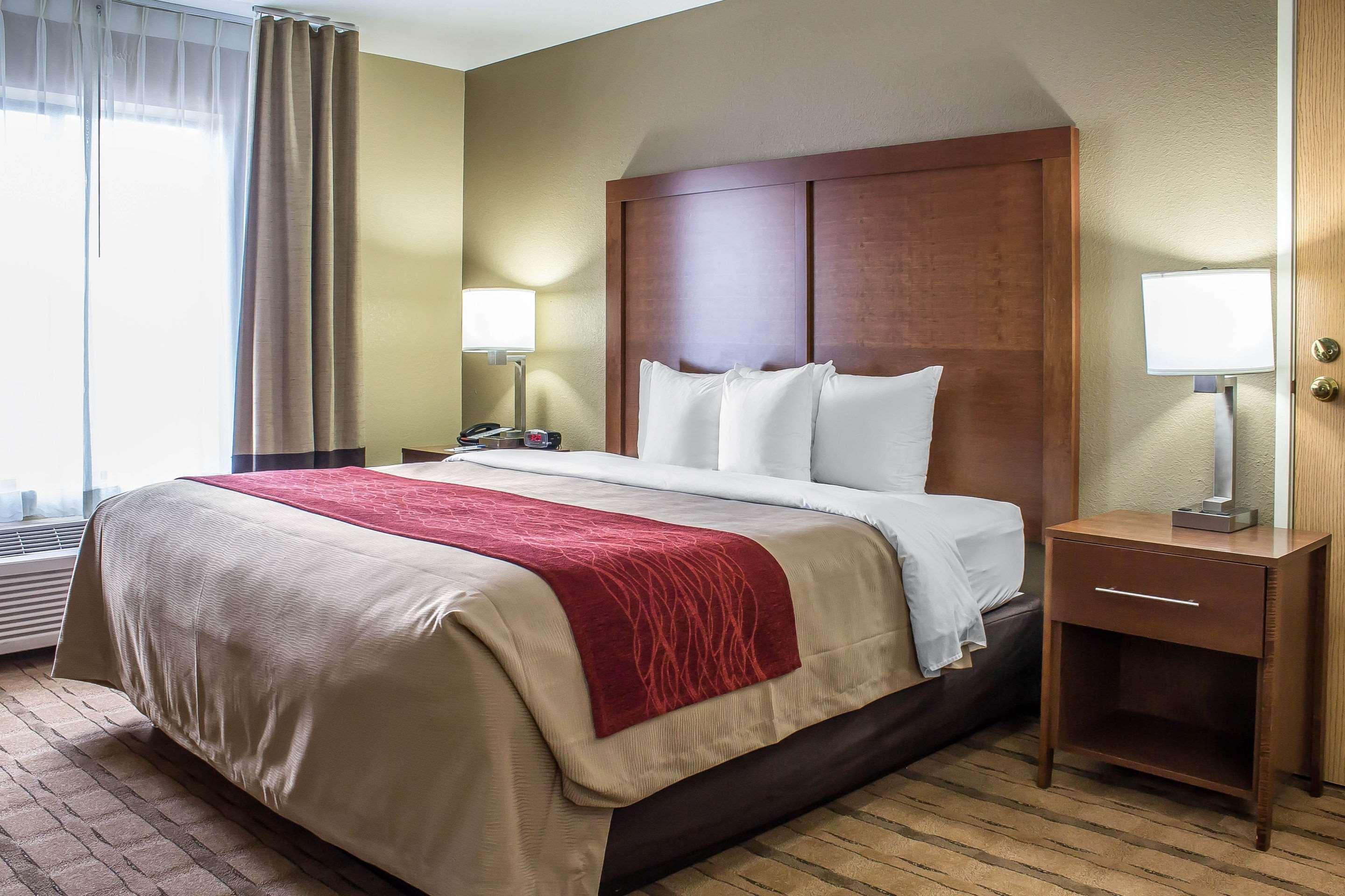 Comfort Inn & Suites Cedar Rapids North - Collins Road Zewnętrze zdjęcie
