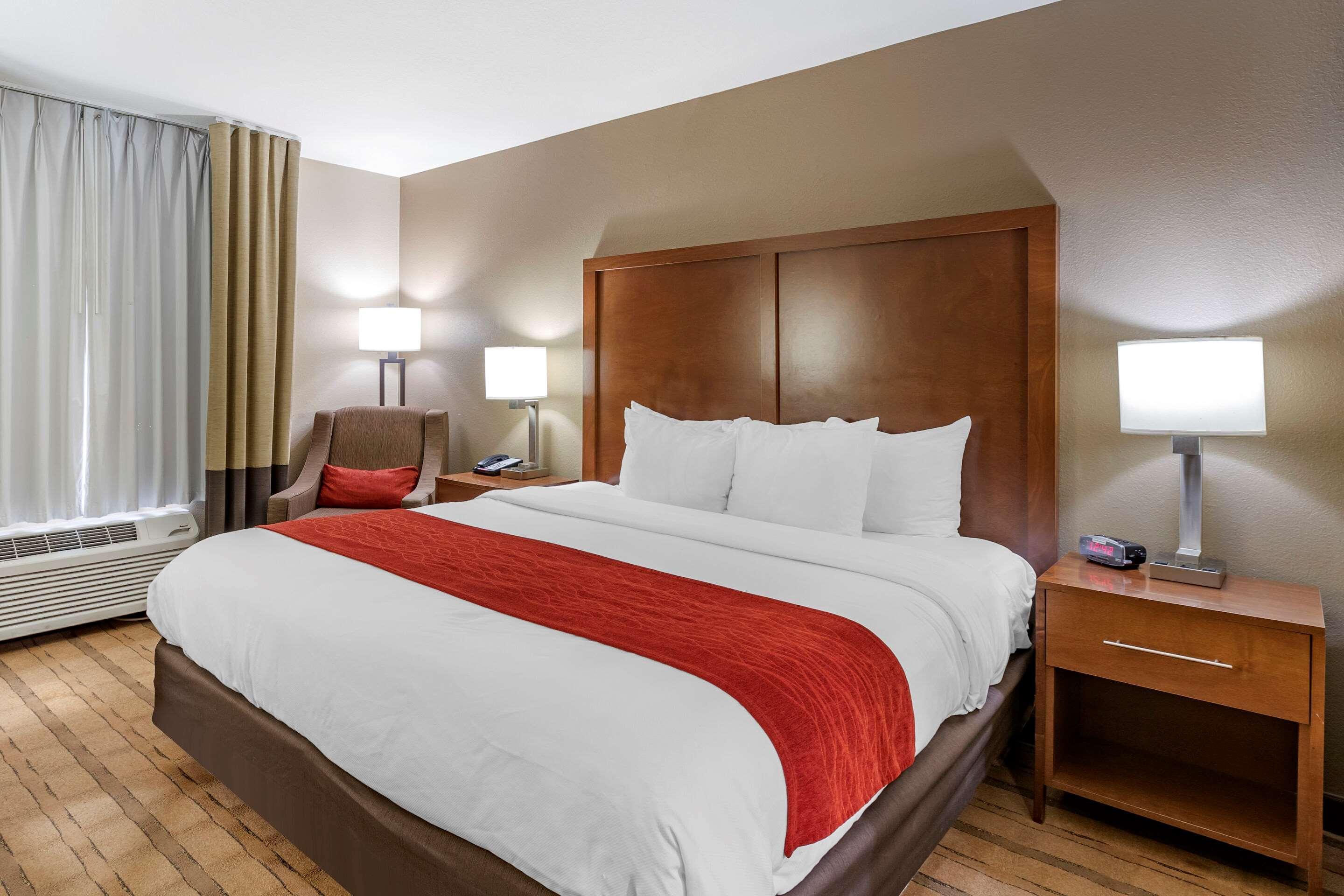 Comfort Inn & Suites Cedar Rapids North - Collins Road Zewnętrze zdjęcie