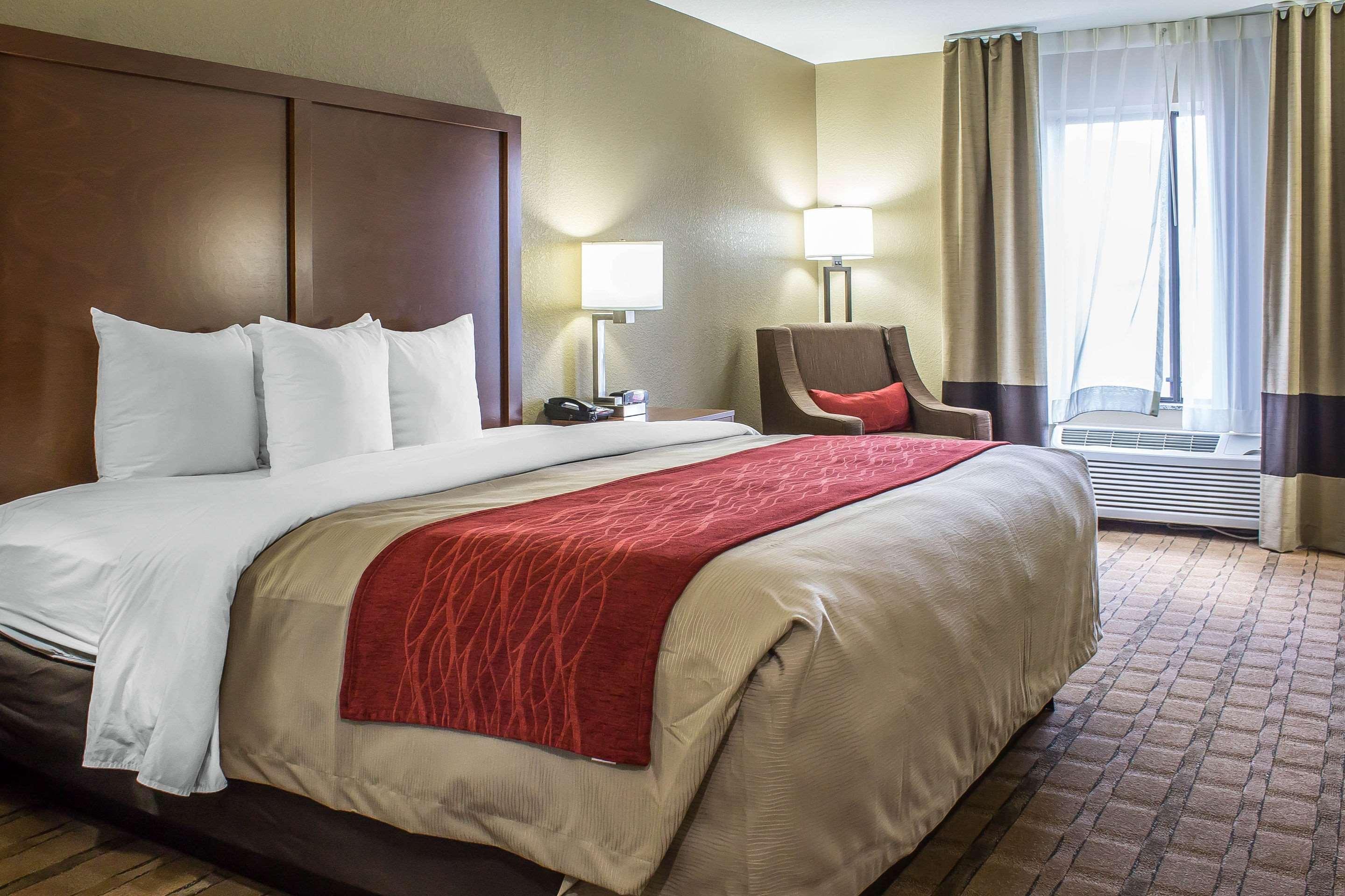 Comfort Inn & Suites Cedar Rapids North - Collins Road Zewnętrze zdjęcie