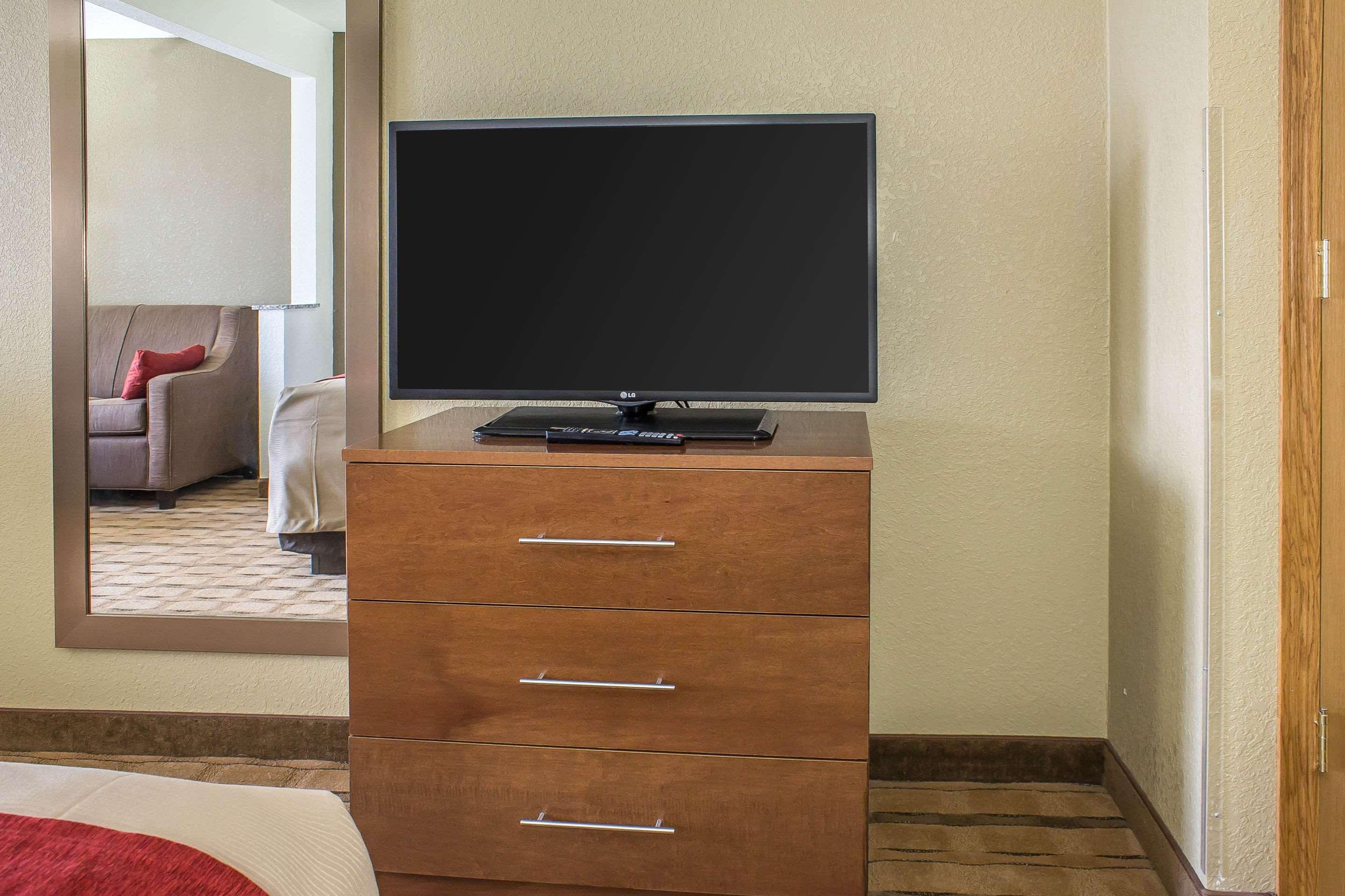 Comfort Inn & Suites Cedar Rapids North - Collins Road Zewnętrze zdjęcie
