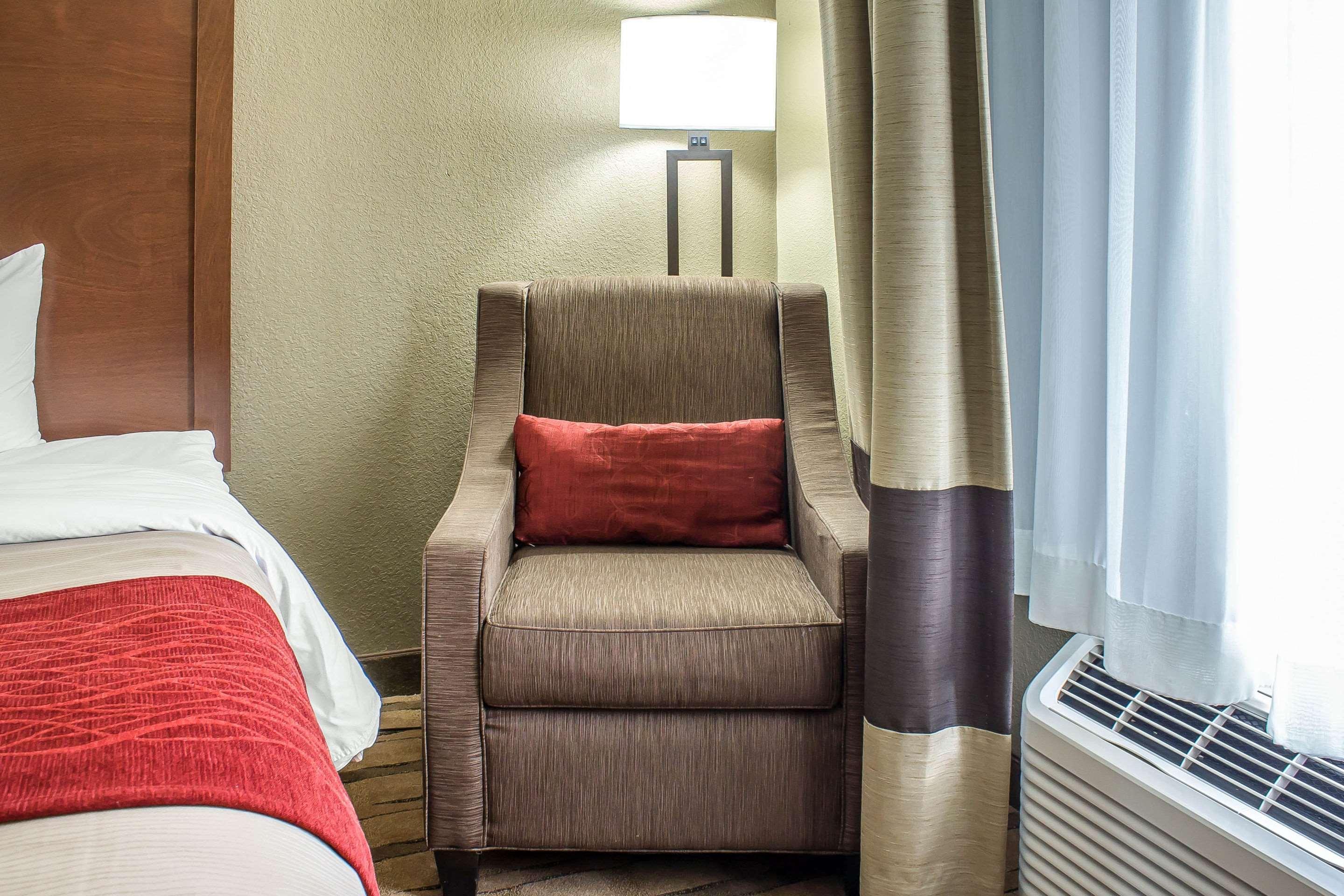 Comfort Inn & Suites Cedar Rapids North - Collins Road Zewnętrze zdjęcie