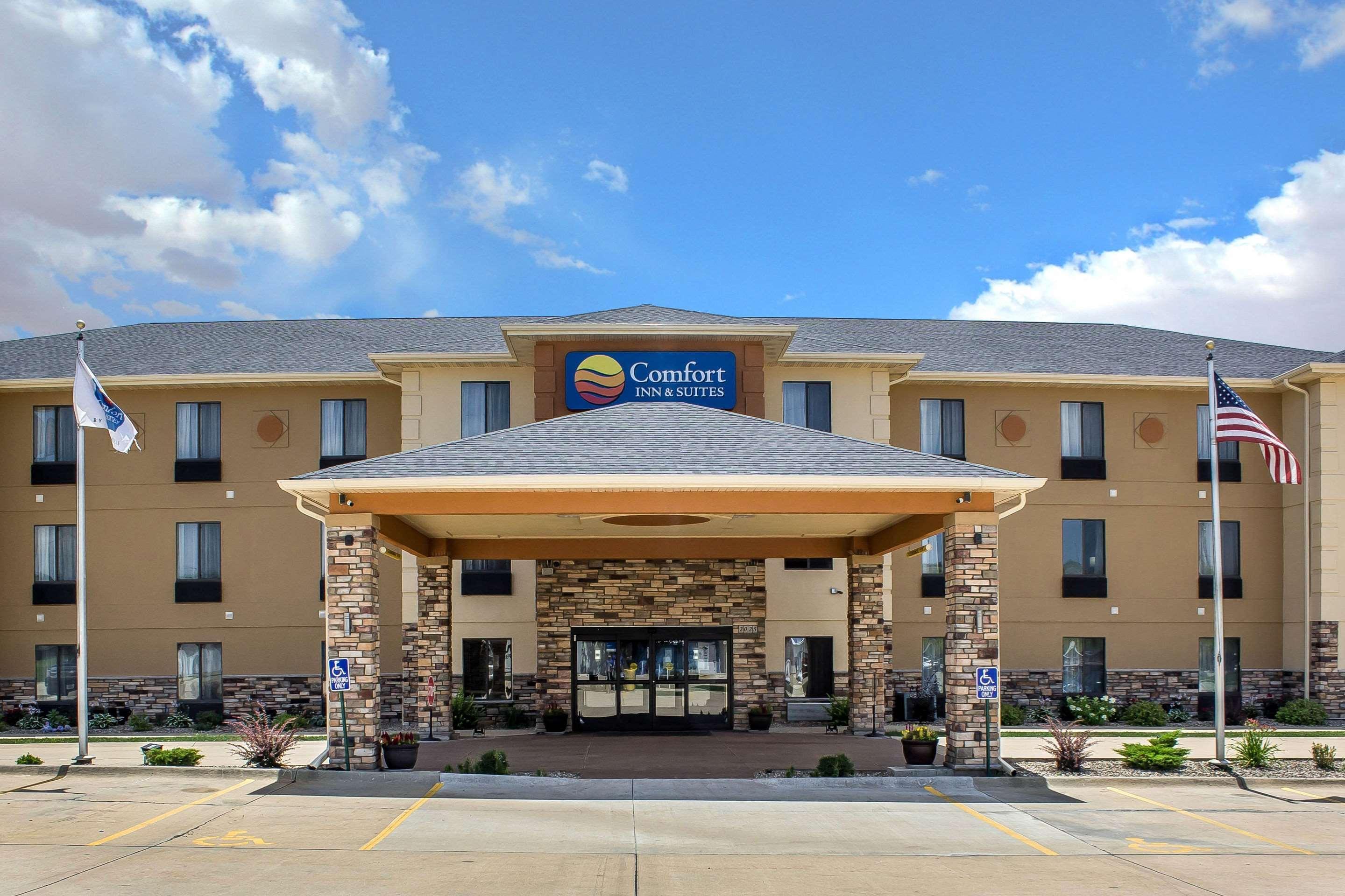Comfort Inn & Suites Cedar Rapids North - Collins Road Zewnętrze zdjęcie