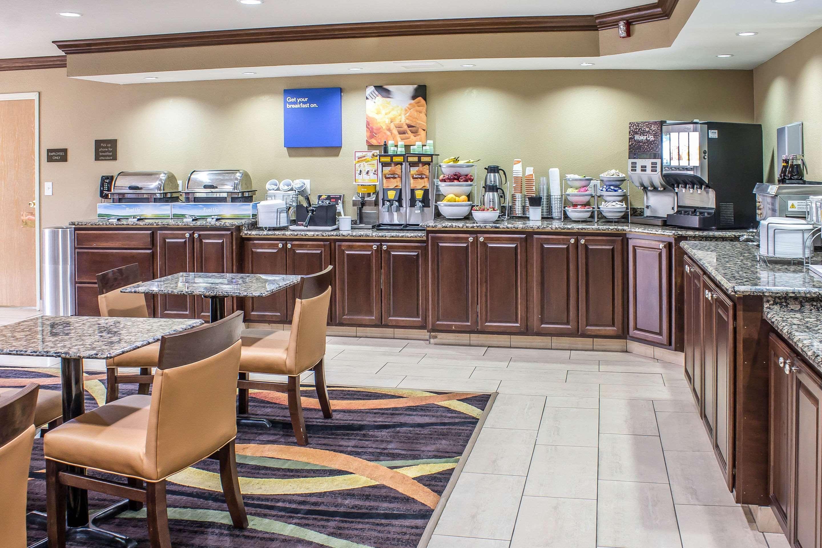 Comfort Inn & Suites Cedar Rapids North - Collins Road Zewnętrze zdjęcie